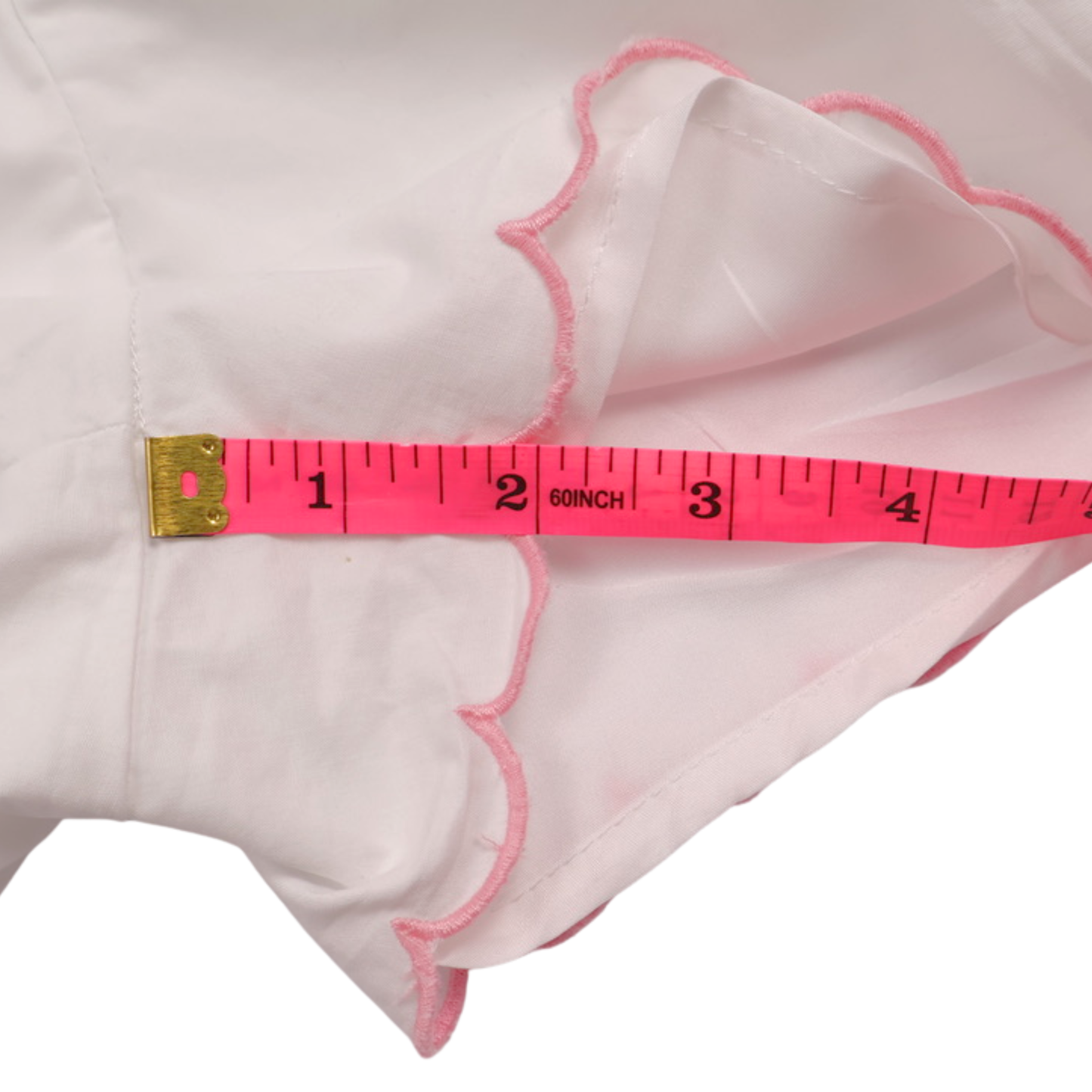 Mable Scalloped Hem Shorts – White & Pink Embroidered | Size Small