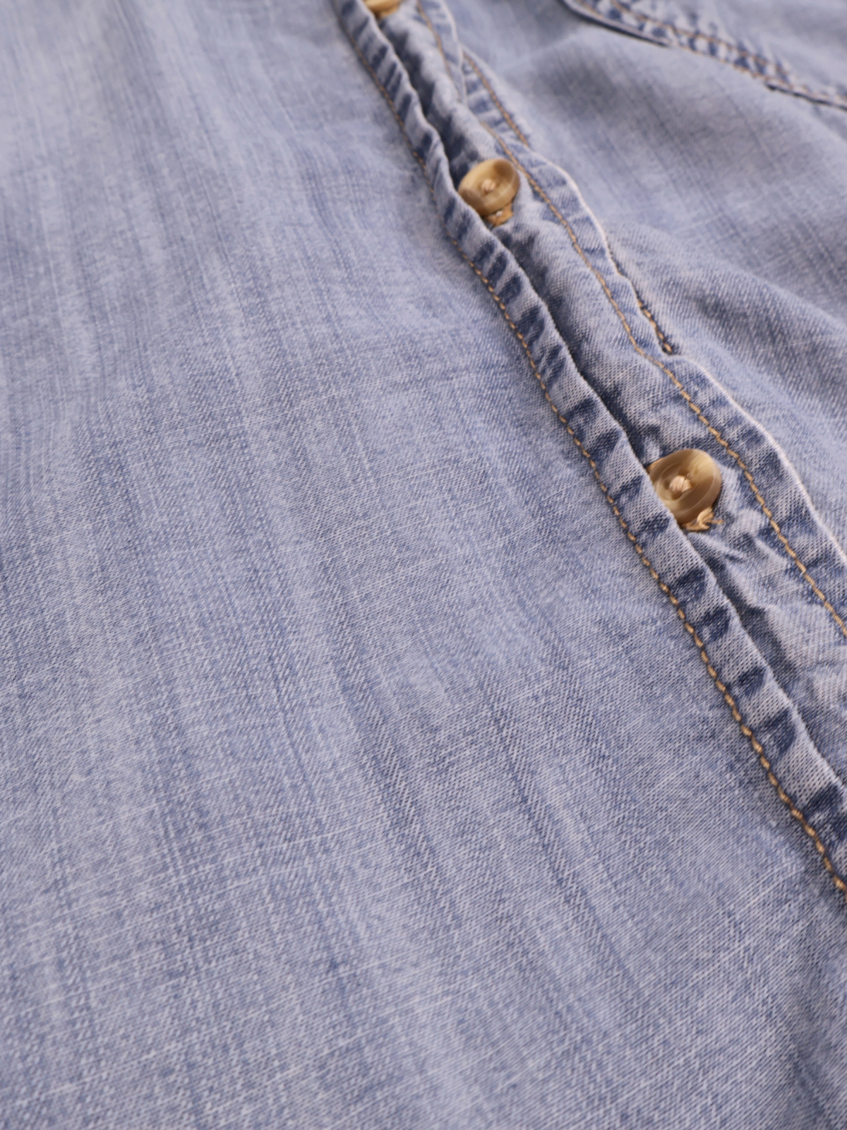 Bella Dahl Soft Denim Button Down Blouse – Light Wash | Size Small