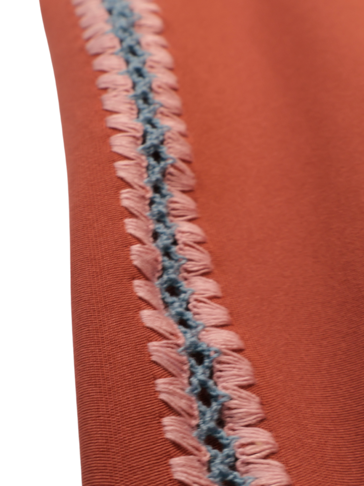 Nike High-Rise Coral Leggings – Sculpting Fit with Side Detail (Size Small)