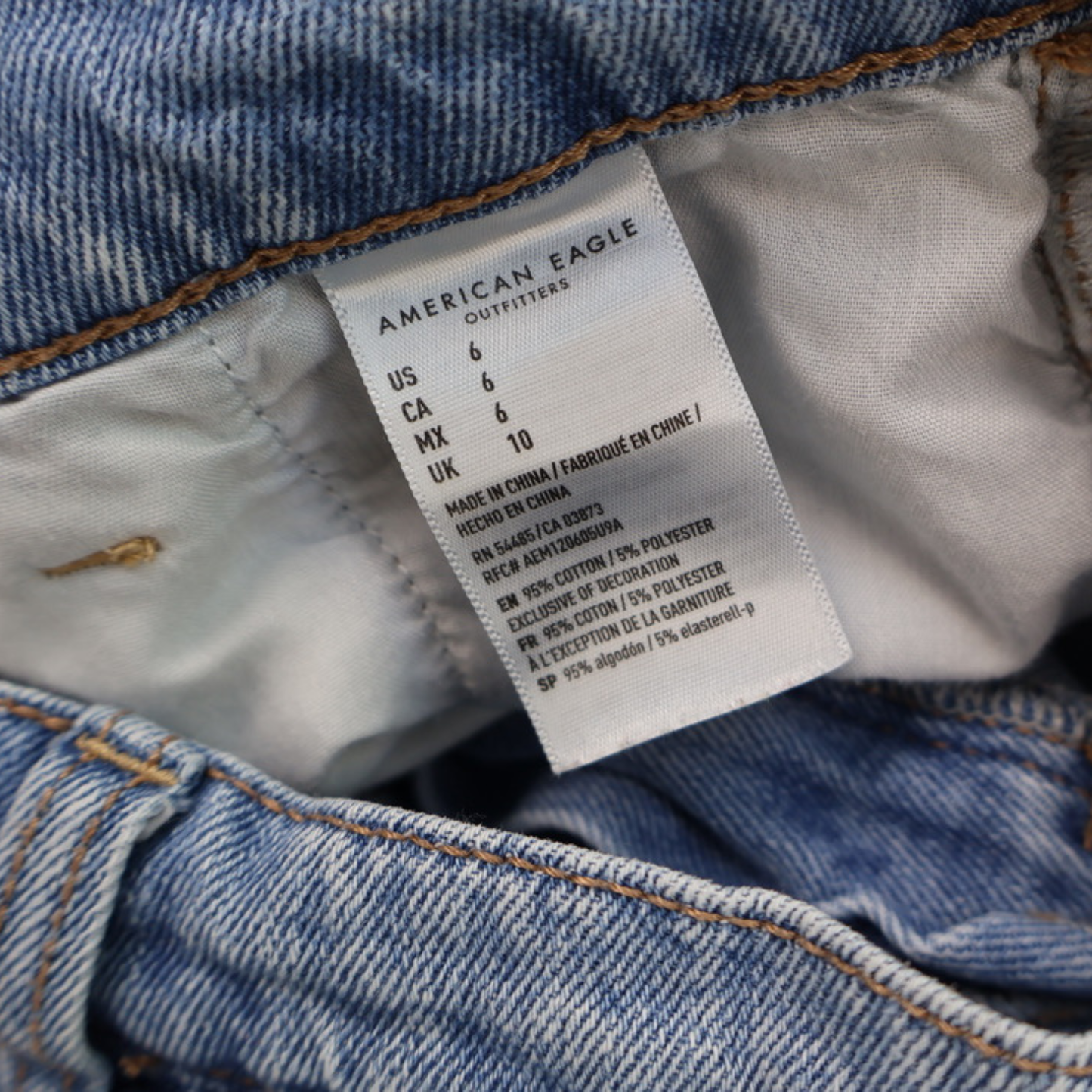 American Eagle High-Rise Denim Shorts – Size 6 – Light Wash Cuffed Casual Fit