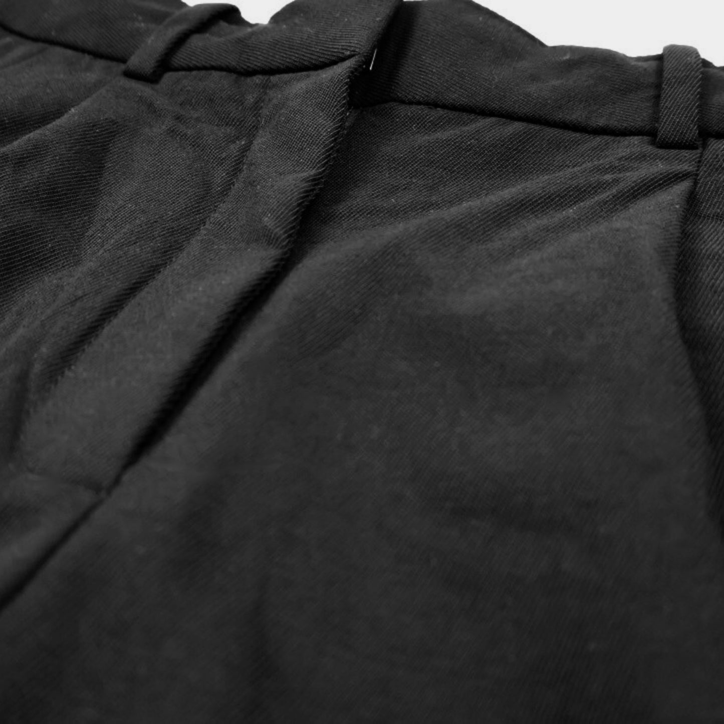 Babaton Black Tailored Shorts – Size 4 – High Rise Pleated Minimal Chic