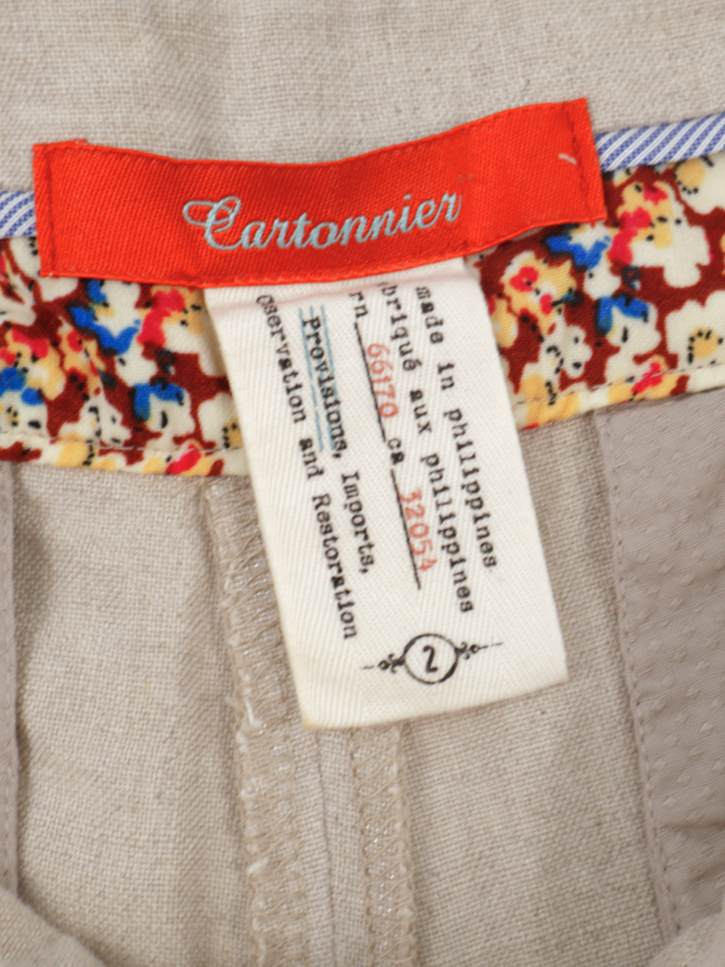 Cartonnier Khaki Tailored Shorts – Effortless Chic Everyday Staple (Size 2)