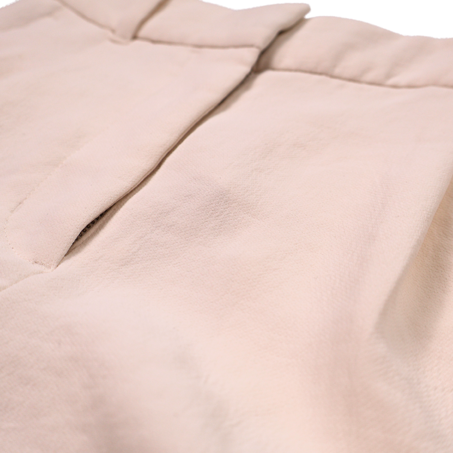 Aritzia High-Waisted Tailored Shorts – Size 4 | Neutral Pleated Dress Shorts