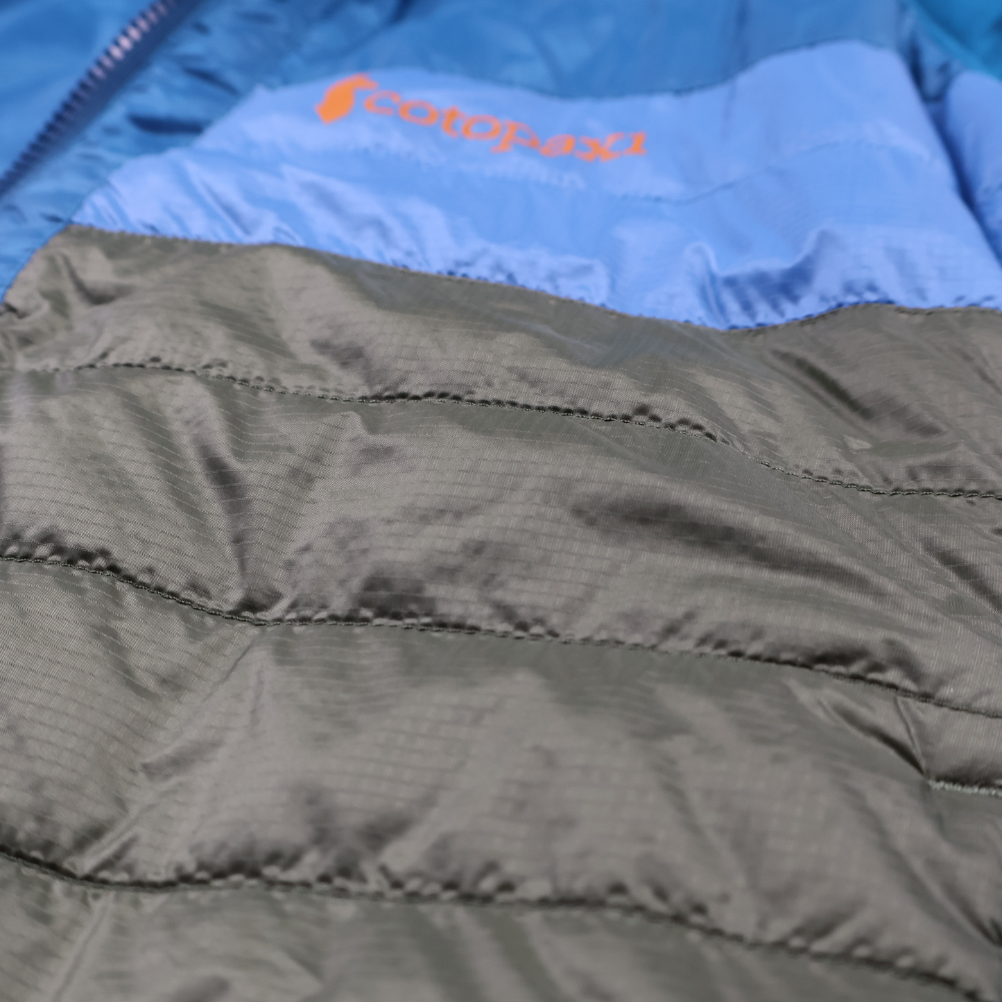 Cotopaxi Colorblock Insulated Hooded Jacket – Women’s Size Large – NWT