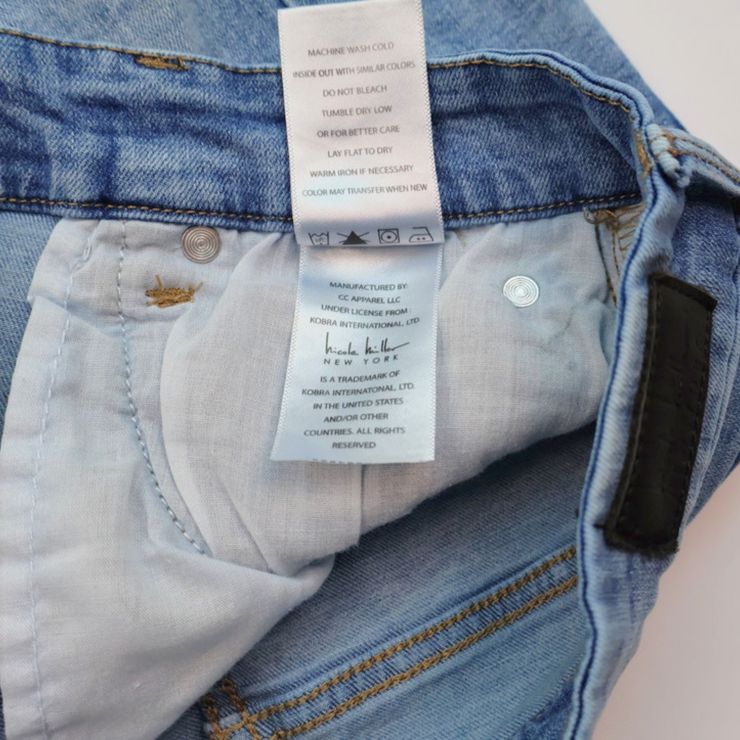 Nicole Miller Soho High Rise Denim Shorts Size 4 | Light Wash Essential Summer Staple
