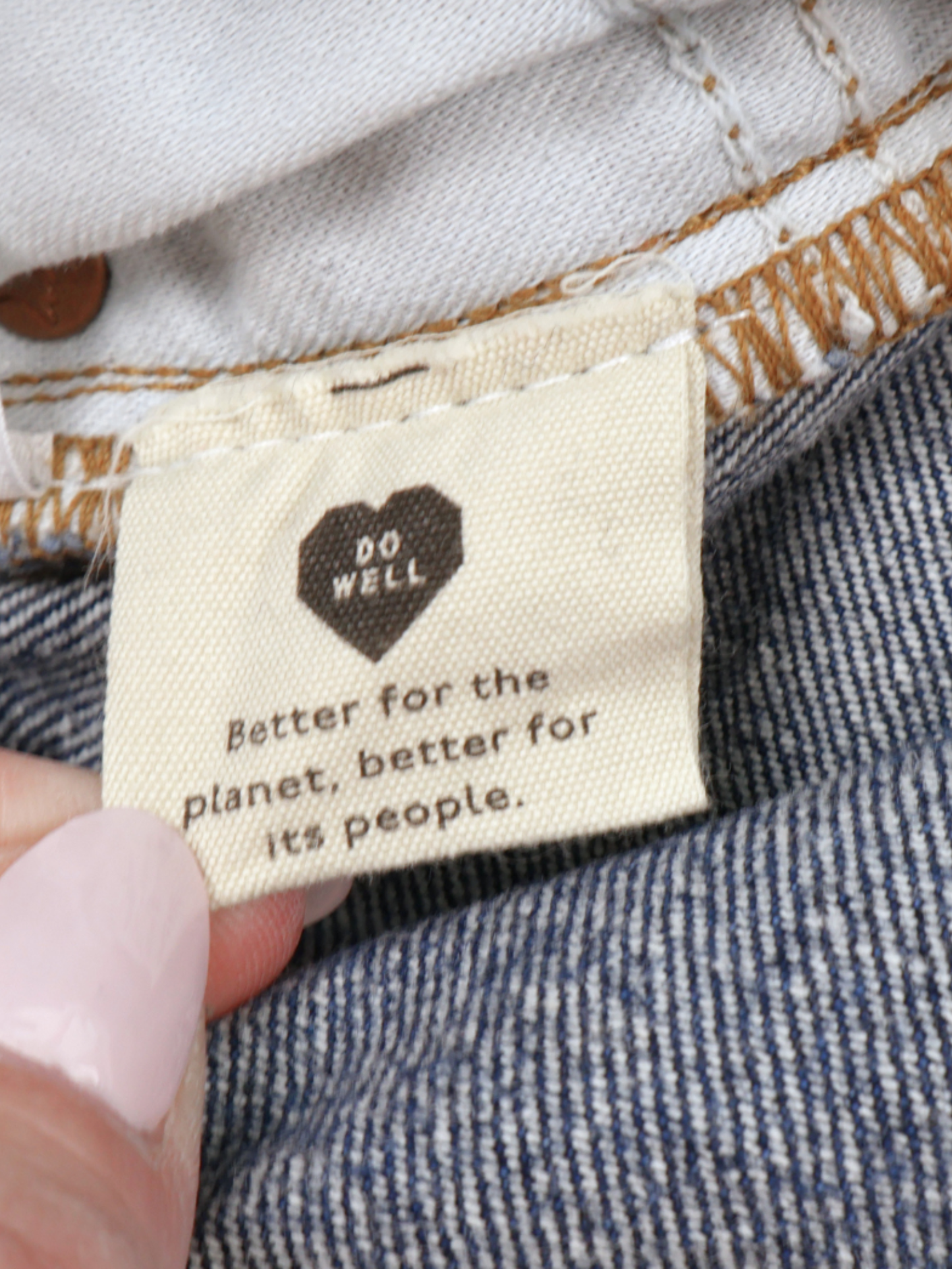 Madewell Dark Wash High-Rise Denim Shorts – Longer Length Everyday Staple (Size 28)