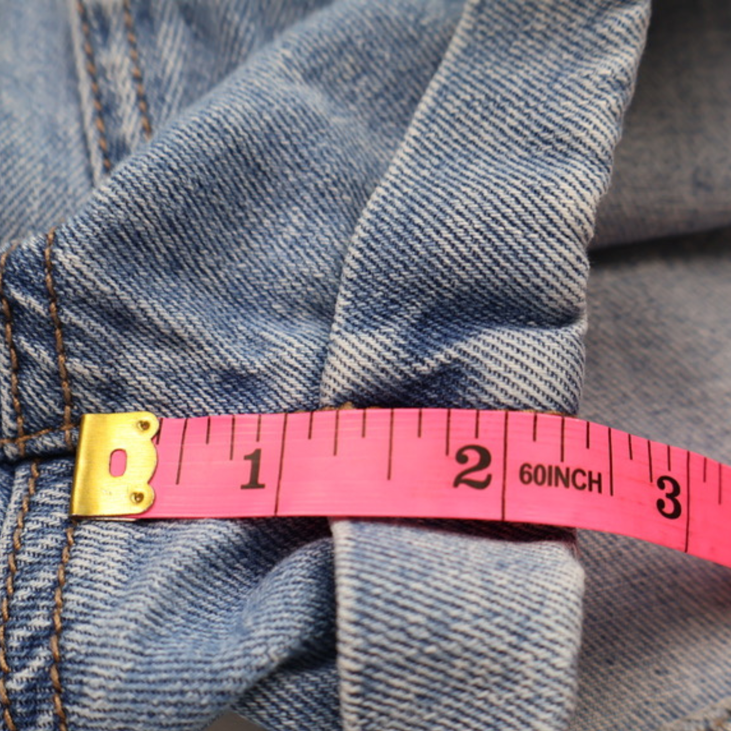 American Eagle High-Rise Denim Shorts – Size 6 – Light Wash Cuffed Casual Fit