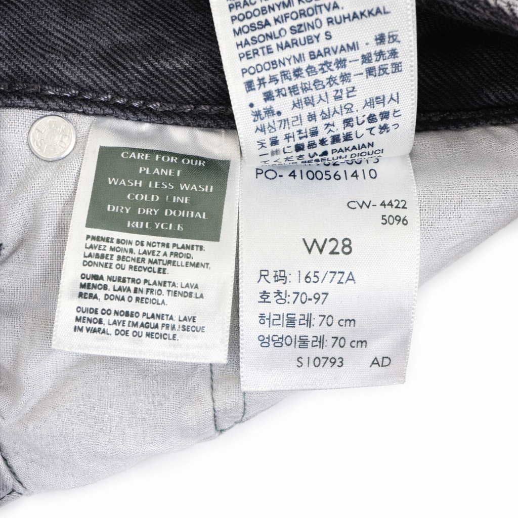 Levi’s 504 Black Distressed Denim Shorts – Size W28